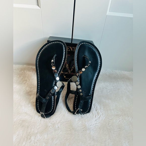 Bernardo Black T Strap Studded Leather sandal - Picture 5 of 13